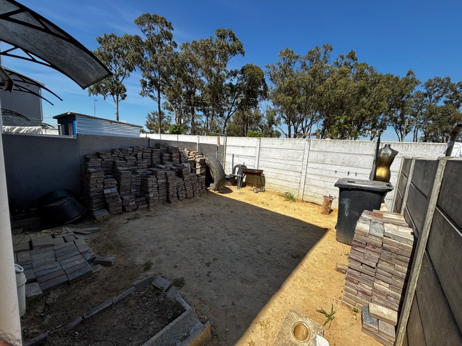 2 Bedroom Property for Sale in Electric City Western Cape